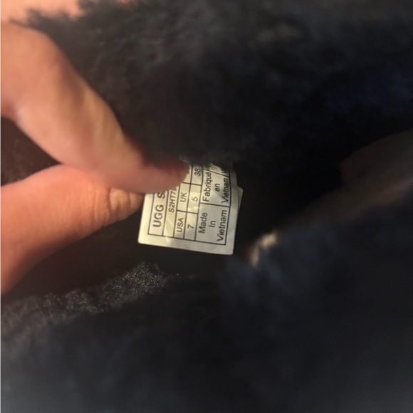 UGG Black Fuzzy Womens Boots - Picture 6 of 8